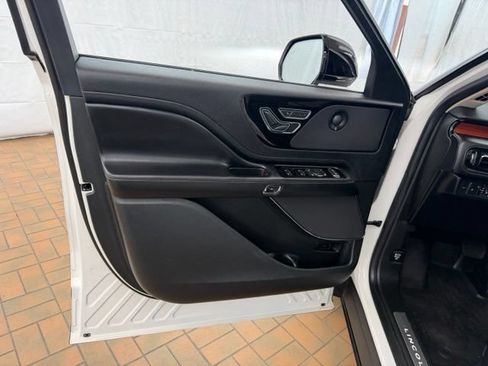Used 2021 Lincoln Aviator Reserve w/ Elements Package Plus AWD/4WD image 22