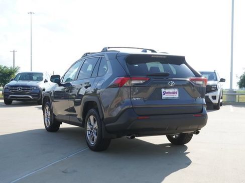 Used 2022 Toyota RAV4 XLE w/ Convenience Package FWD image 7