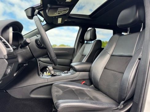 Certified 2022 Jeep Grand Cherokee Laredo X image 14