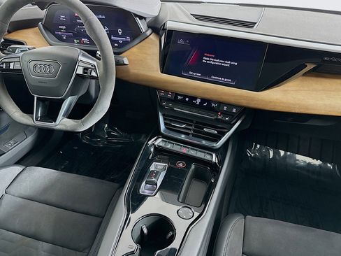 Used 2023 Audi e-tron GT Premium Plus image 6