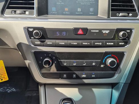 Used 2016 Hyundai Sonata SE w/ Cargo Package FWD image 15