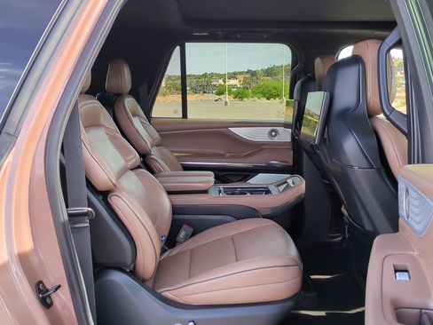 Used 2025 Lincoln Navigator L Black Label image 31