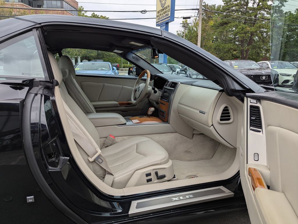 Used 2006 Cadillac XLR RWD image 35
