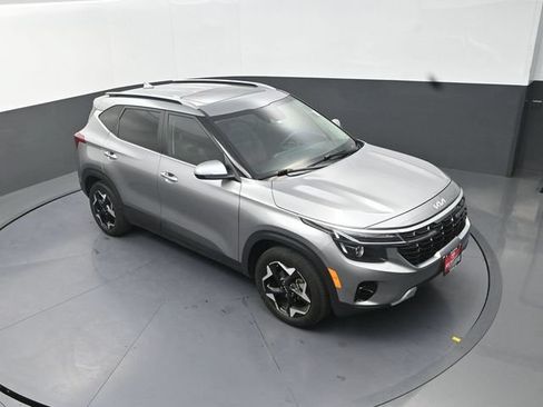 Used 2025 Kia Seltos EX w/ EX Sunroof Package FWD image 22
