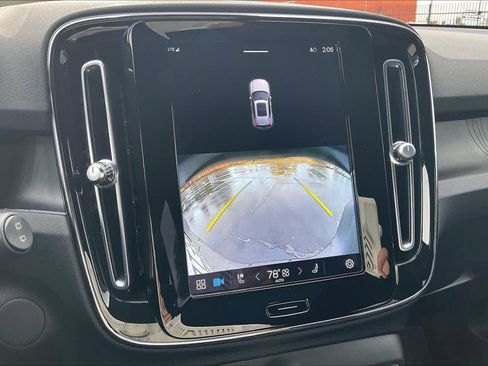 Used 2023 Volvo XC40 Recharge Ultimate image 24