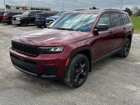 Used 2025 Jeep Grand Cherokee L Altitude image 2