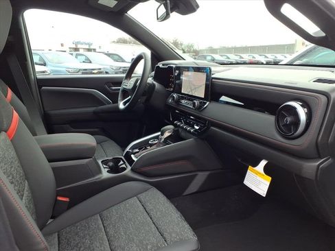 New 2026 Chevrolet Colorado Z71 w/ Technology Package image 16