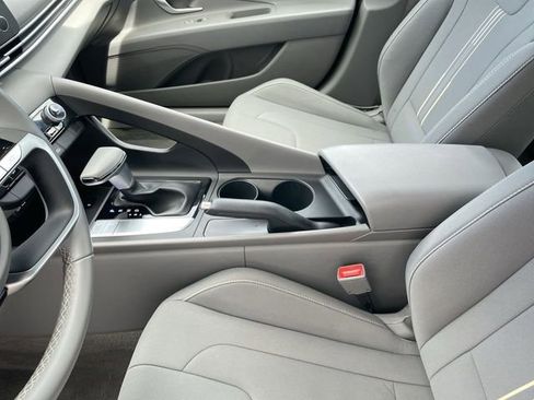 Used 2026 Hyundai Elantra Sport FWD image 20