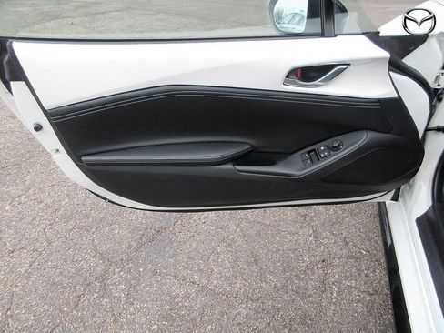 Used 2024 MAZDA MX-5 Miata RF Club w/ Weather Package image 9