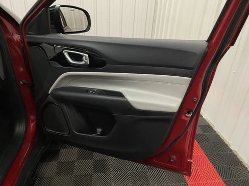 Used 2025 Jeep Compass Limited AWD/4WD image 43