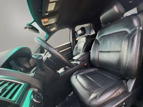 Used 2016 Ford Explorer XLT w/ Equipment Group 202A FWD image 12