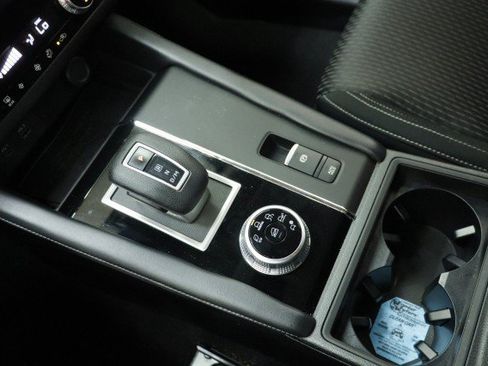 Used 2024 Mitsubishi Outlander ES FWD image 18
