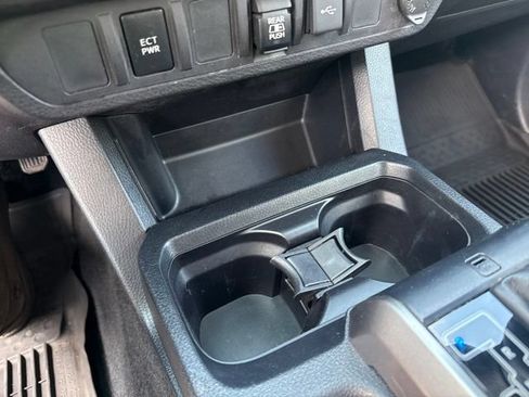 Used 2020 Toyota Tacoma SR5 AWD/4WD image 30