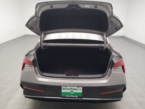 Used 2024 Hyundai Elantra SEL FWD image 29