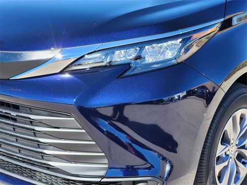 New 2026 Toyota Sienna LE image 6