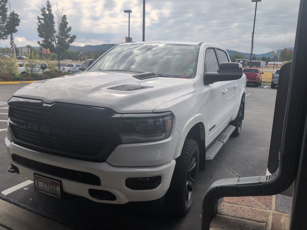 Used 2022 RAM 1500 Laramie AWD/4WD image 1