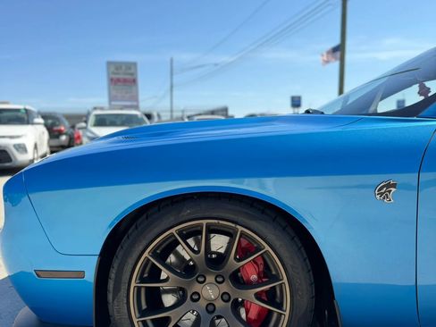 Used 2016 Dodge Challenger SRT Hellcat RWD image 11