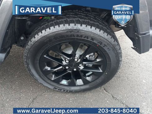 Used 2022 Jeep Wrangler Unlimited Sahara w/ Cold Weather Group image 26