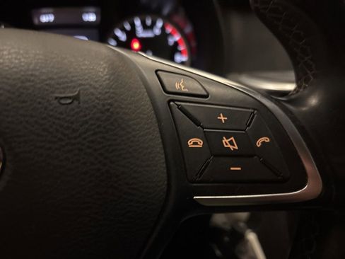 Used 2018 INFINITI QX30 Premium w/ Navigation Package AWD/4WD image 18