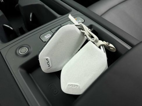 Certified 2024 Kia EV9 Light Long Range RWD image 40