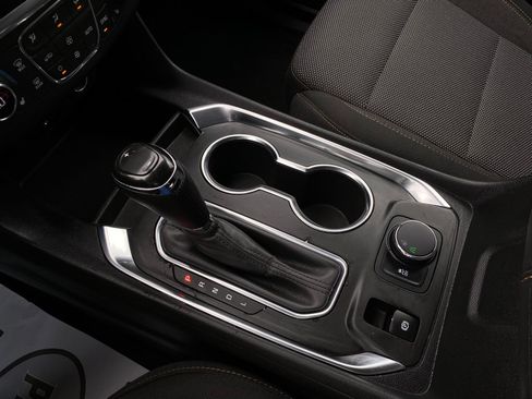 Used 2019 Chevrolet Traverse LT FWD image 16