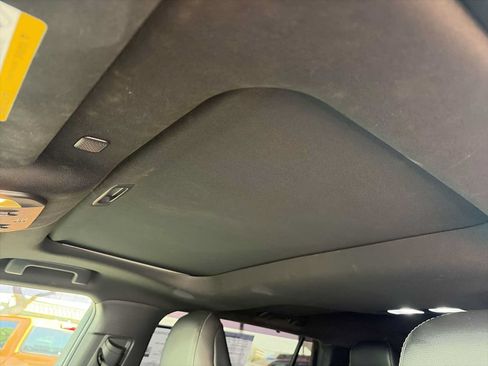 Used 2022 Toyota Highlander XSE FWD image 16