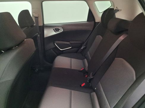 Used 2024 Kia Soul LX image 18