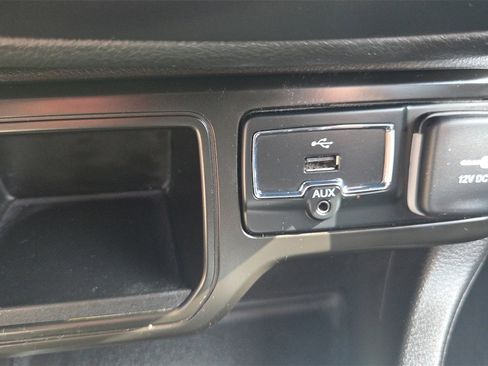 Used 2021 Jeep Renegade Latitude image 14