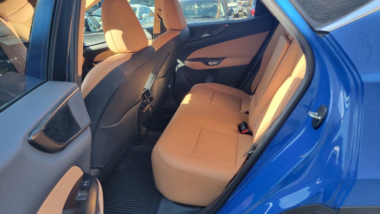 Used 2025 Lexus NX 250 FWD w/ Accessory Package (2T) image 27