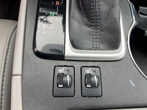 Used 2016 Toyota Highlander XLE image 20