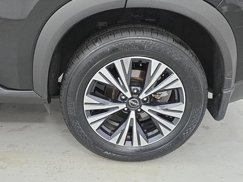 Certified 2023 Nissan Rogue SV w/ SV Premium B Package FWD image 32