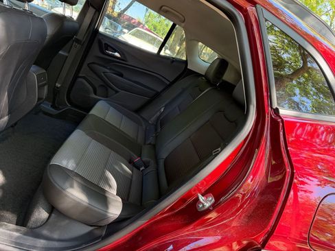 Used 2025 Chevrolet Trax LT image 22