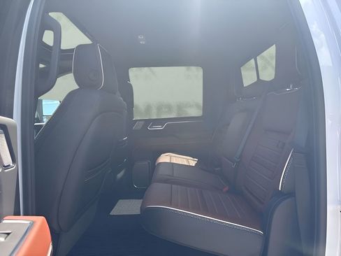 New 2026 GMC Sierra 3500 Denali Ultimate AWD/4WD image 13