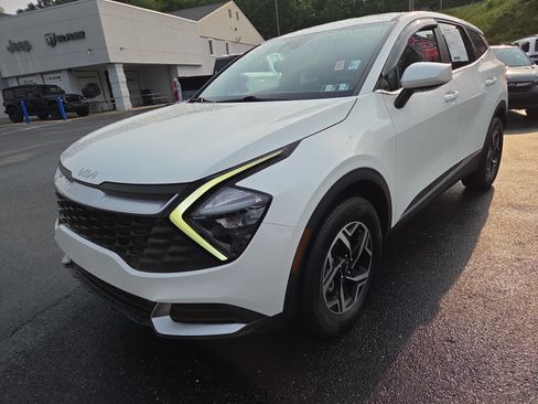Used 2023 Kia Sportage LX AWD/4WD image 8