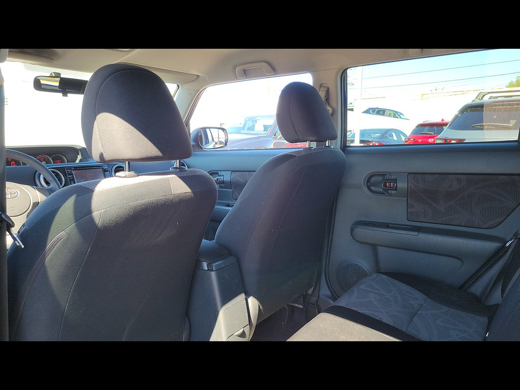 Used 2014 Scion xB FWD image 12