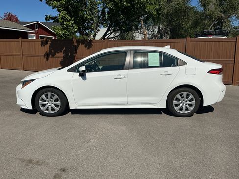 Used 2023 Toyota Corolla LE FWD image 8