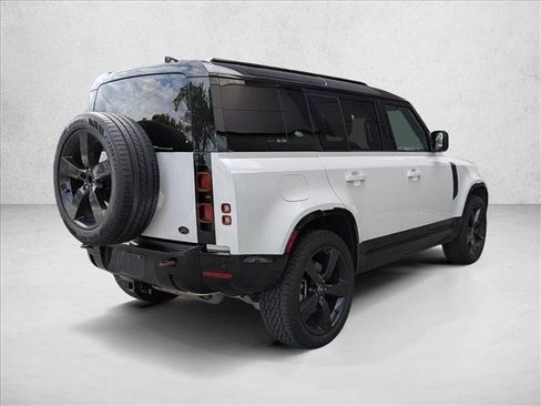Used 2023 Land Rover Defender 110 X-Dynamic SE AWD/4WD image 5