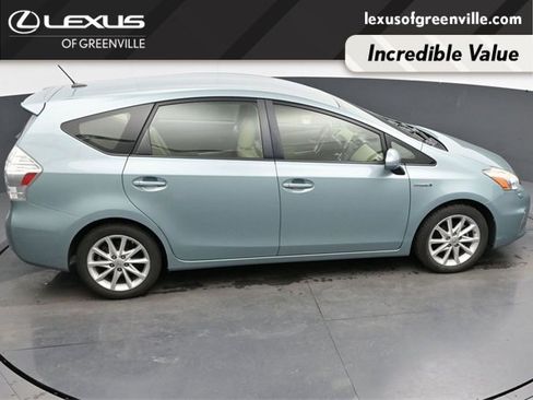 Used 2014 Toyota Prius V Five image 20