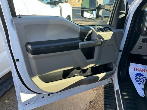 Used 2019 Ford F150 XLT w/ Trailer Tow Package image 8