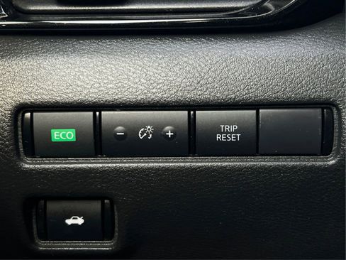 Used 2024 Nissan Sentra SV w/ All-Weather Package FWD image 24