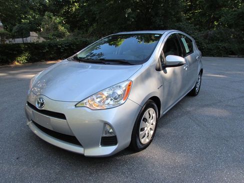 Used 2014 Toyota Prius C One FWD image 1