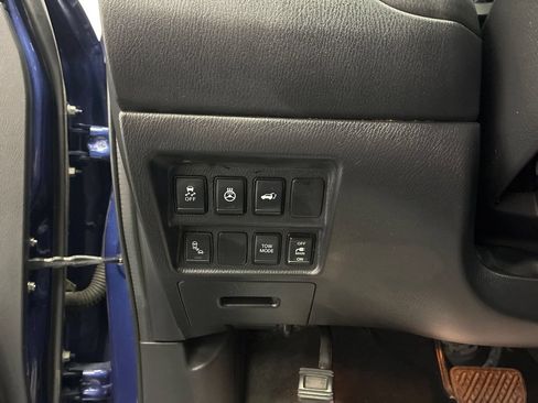 Used 2020 Nissan Pathfinder SL AWD/4WD image 11