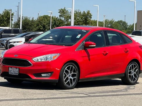 Used 2017 Ford Focus SEL FWD image 10