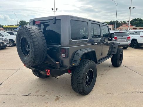 Used 2017 Jeep Wrangler Unlimited Rubicon image 7