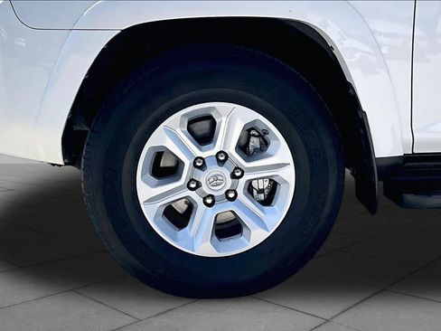 Used 2017 Toyota 4Runner SR5 RWD image 11