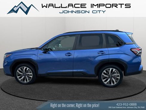 Used 2025 Subaru Forester Touring AWD/4WD image 1