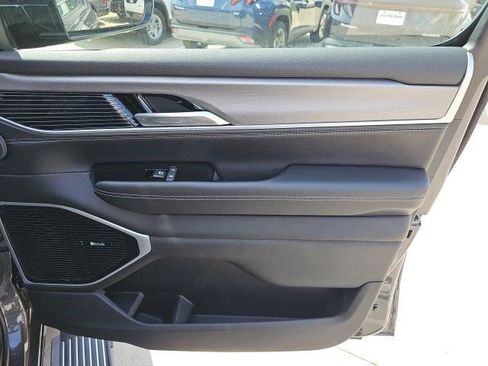 New 2026 Jeep Grand Wagoneer Limited AWD/4WD image 15