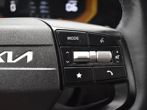 Used 2026 Kia Sportage LX FWD image 23