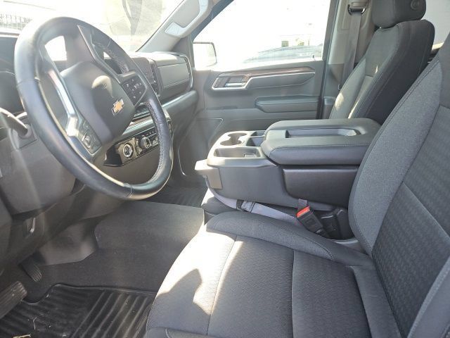 Used 2024 Chevrolet Silverado 1500 LT w/ Z71 Off-Road Package AWD/4WD image 9