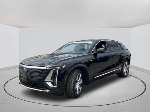 Certified 2024 Cadillac Lyriq Tech RWD image 10